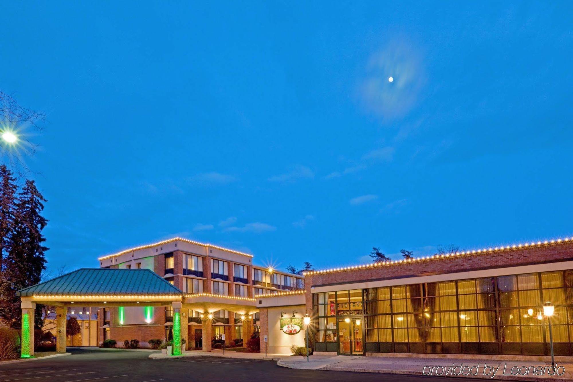 Holiday Inn Saratoga Springs By Ihg Exterior photo